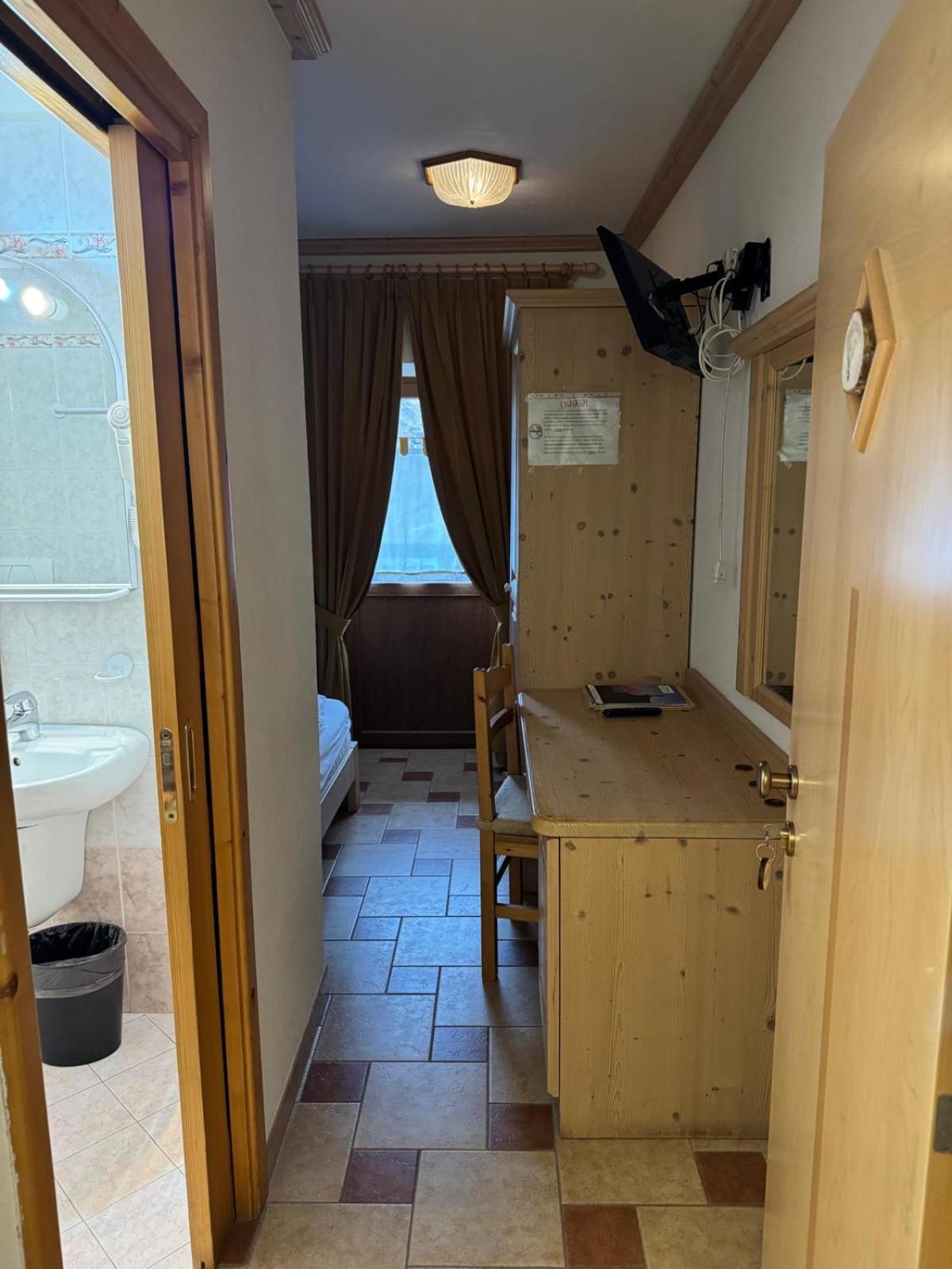 ליביניו Hotel 2000 מראה חיצוני תמונה