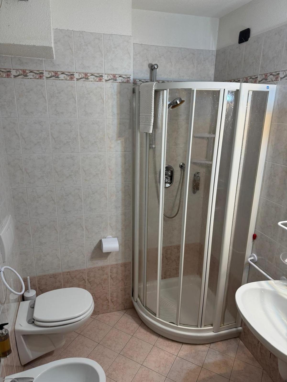 ליביניו Hotel 2000 מראה חיצוני תמונה