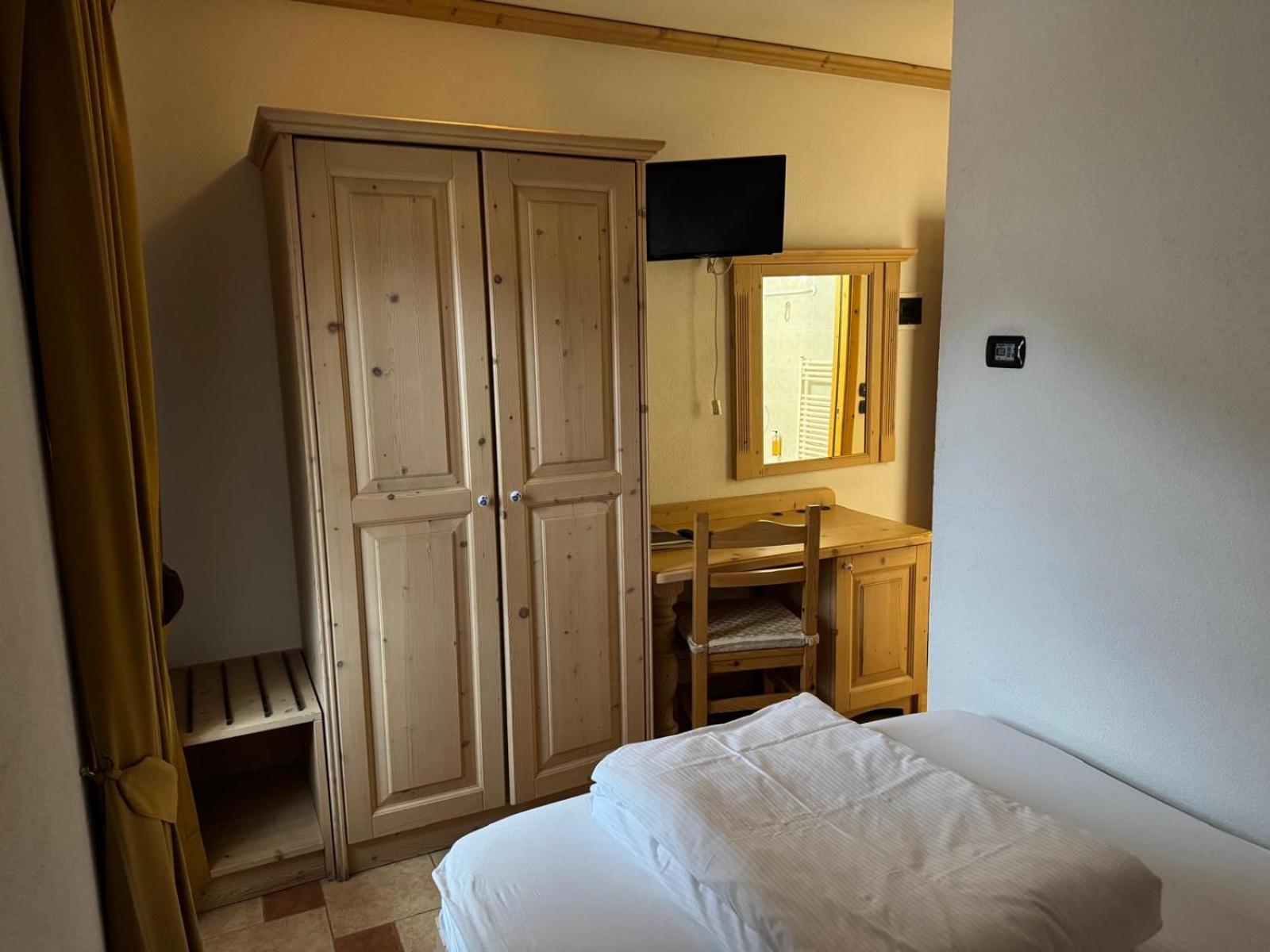 ליביניו Hotel 2000 מראה חיצוני תמונה