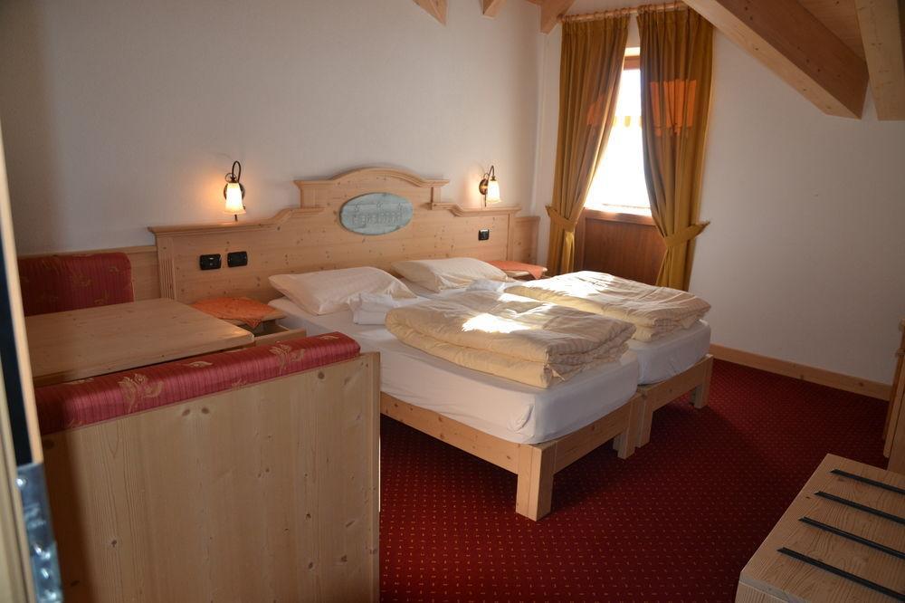 ליביניו Hotel 2000 מראה חיצוני תמונה