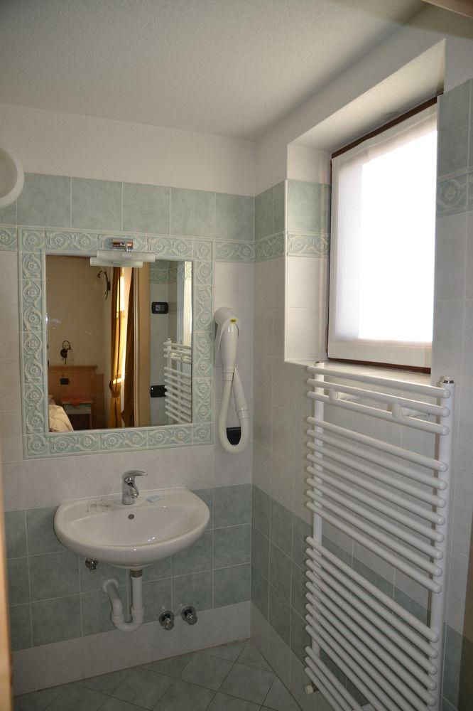 ליביניו Hotel 2000 מראה חיצוני תמונה